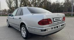 Mercedes-Benz E 230 1997 года за 2 500 000 тг. в Алматы – фото 4