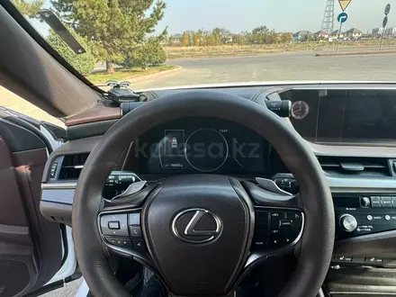 Lexus ES 250 2021 года за 19 000 000 тг. в Алматы – фото 9