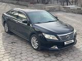 Toyota Camry 2013 года за 10 300 000 тг. в Темиртау – фото 2