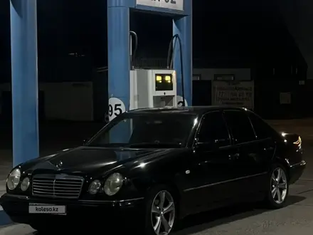 Mercedes-Benz E 320 1998 года за 3 500 000 тг. в Тараз – фото 9