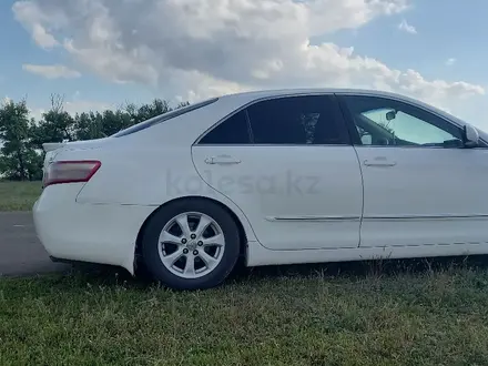 Toyota Camry 2007 года за 6 500 000 тг. в Уральск – фото 2