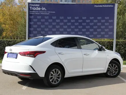 Hyundai Accent 2022 года за 8 790 000 тг. в Кокшетау – фото 5