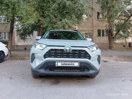 Toyota RAV4 2022 года за 19 500 000 тг. в Алматы