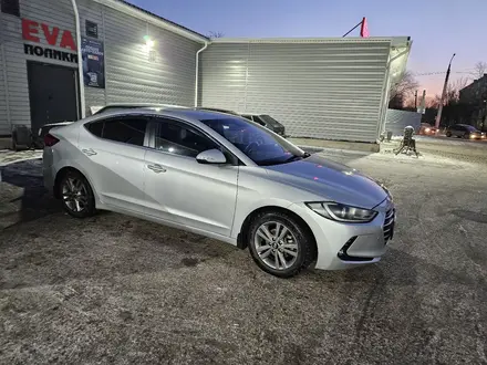 Hyundai Elantra 2018 года за 6 800 000 тг. в Шымкент – фото 4