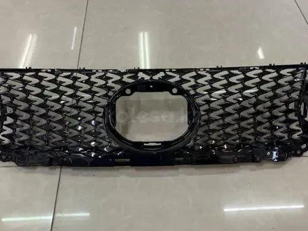 Решетка радиатора на Lexus IS F-Sport за 37 000 тг. в Алматы