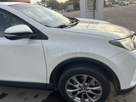 Toyota RAV4 2019 года за 13 600 000 тг. в Шымкент – фото 3