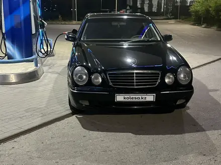 Mercedes-Benz E 320 2001 года за 4 500 000 тг. в Астана