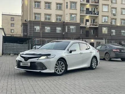 Toyota Camry 2020 года за 15 100 000 тг. в Актау