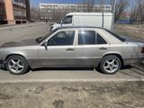 Mercedes-Benz E 230 1990 года за 1 600 000 тг. в Караганда – фото 4