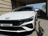 Hyundai Elantra 2024 годаfor9 300 000 тг. в Алматы