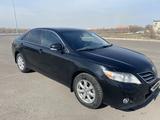 Toyota Camry 2010 года за 7 700 000 тг. в Караганда – фото 2