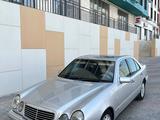 Mercedes-Benz E 430 1998 годаүшін4 550 000 тг. в Жанаозен – фото 2