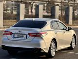 Toyota Camry 2019 года за 13 500 000 тг. в Астана – фото 4