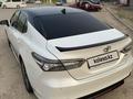 Toyota Camry 2021 года за 15 500 000 тг. в Кызылорда – фото 3