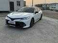 Toyota Camry 2021 года за 15 500 000 тг. в Кызылорда – фото 10