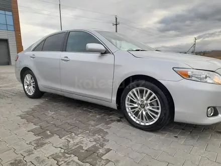 Toyota Camry 2010 года за 7 000 000 тг. в Актобе – фото 3