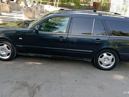 Mercedes-Benz E 290 1996 года за 2 700 000 тг. в Алматы – фото 3