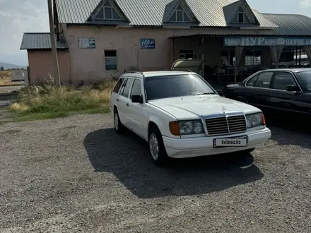 Mercedes-Benz E 200 1993 года за 1 800 000 тг. в Шу – фото 2