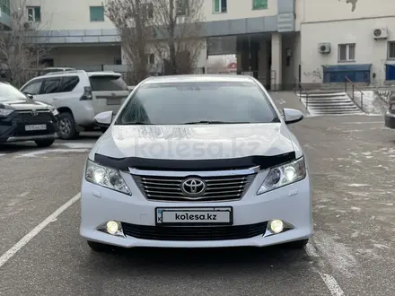 Toyota Camry 2012 года за 8 950 000 тг. в Актобе – фото 2