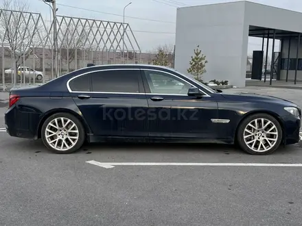 BMW 750 2011 года за 10 000 000 тг. в Шымкент – фото 3