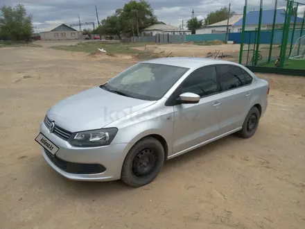 Volkswagen Polo 2014 года за 5 900 000 тг. в Актобе – фото 2