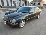 Mercedes-Benz E 230 1997 года за 2 300 000 тг. в Атырау – фото 2