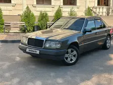 Mercedes-Benz E-Class, 1993