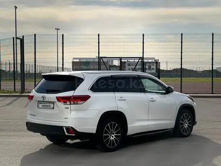Toyota Highlander 2019 года за 19 000 000 тг. в Астана – фото 4