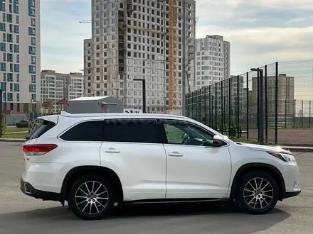 Toyota Highlander 2019 года за 19 000 000 тг. в Астана – фото 3