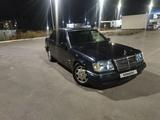 Mercedes-Benz E 280 1993 года за 2 150 000 тг. в Караганда