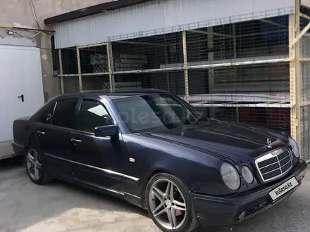 Mercedes-Benz E 230 1995 года за 3 000 000 тг. в Туркестан