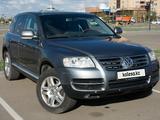 Volkswagen Touareg 2005 годаүшін4 990 000 тг. в Астана – фото 4