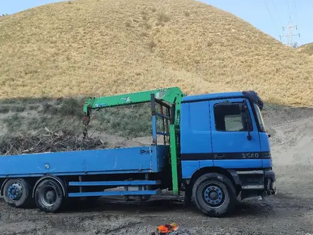 Mercedes-Benz  Actros 2000 года за 14 000 000 тг. в Алматы – фото 2