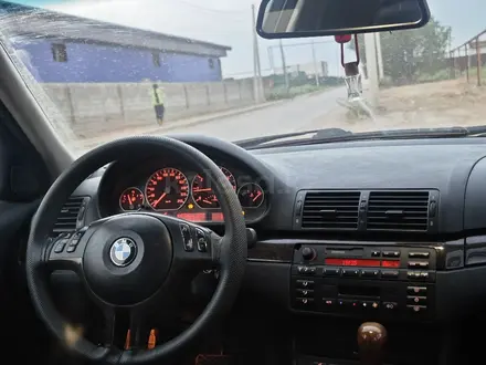 BMW 330 2001 года за 3 800 000 тг. в Алматы – фото 12