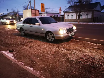 Mercedes-Benz E 230 1996 года за 2 500 000 тг. в Кызылорда – фото 4