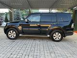 Mitsubishi Pajero 2009 годаүшін8 800 000 тг. в Алматы – фото 2