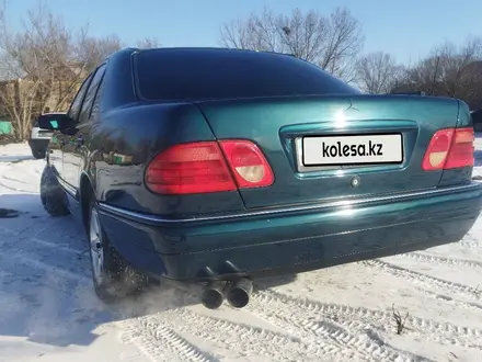 Mercedes-Benz E 200 1996 года за 2 203 746 тг. в Караганда – фото 9