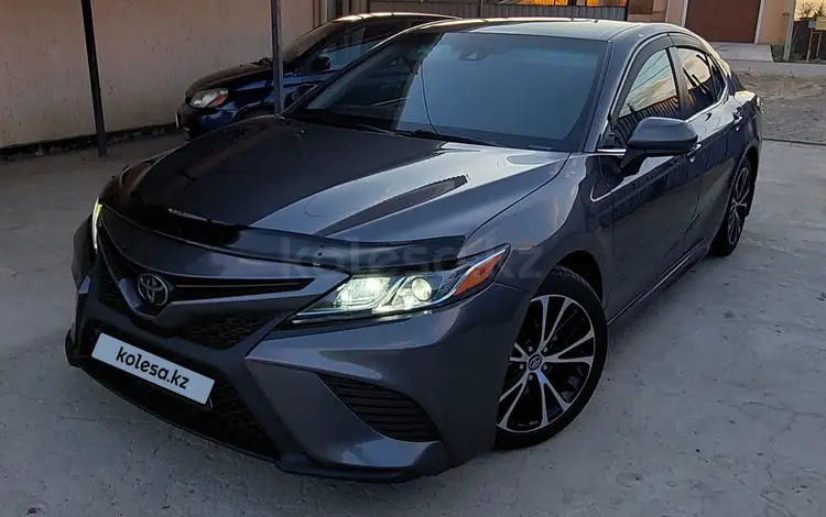 Toyota Camry 2018 года за 6 300 000 тг. в Атырау