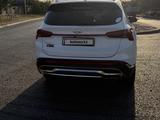 Hyundai Santa Fe 2021 года за 13 800 000 тг. в Шымкент – фото 4