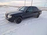 Mercedes-Benz E 220 1993 года за 2 000 000 тг. в Жезказган