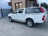 Toyota Hilux 2013 года за 12 400 000 тг. в Актобе – фото 3