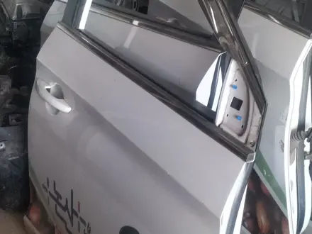 Hyundai sonata LF дверь за 130 тг. в Алматы