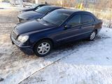 Mercedes-Benz C 180 2002 года за 2 900 000 тг. в Астана