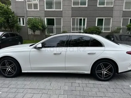 Mercedes-Benz E 300 2024 года за 32 000 000 тг. в Алматы – фото 3