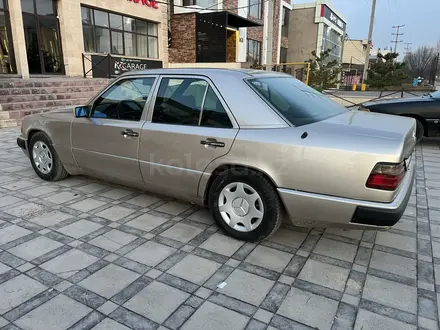 Mercedes-Benz E 230 1991 года за 2 100 000 тг. в Шымкент – фото 7