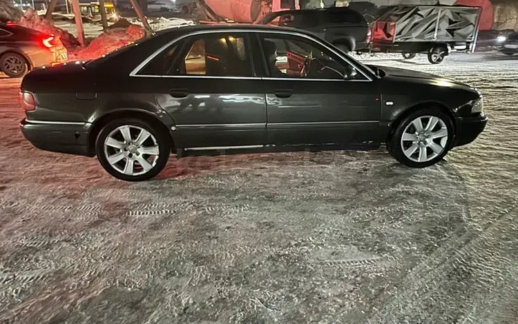 Audi A8 2000 годаfor2 200 000 тг. в Астана