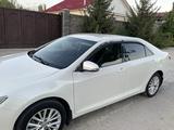 Toyota Camry 2016 года за 11 250 000 тг. в Алматы – фото 2