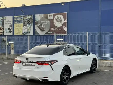 Toyota Camry 2021 года за 12 500 000 тг. в Алматы – фото 11