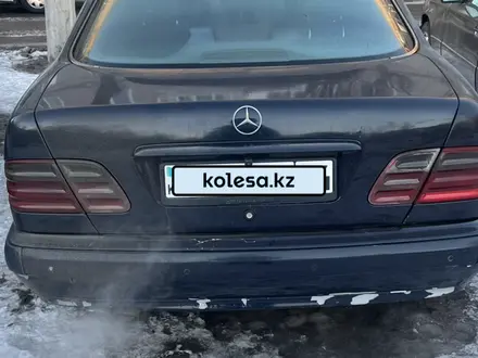 Mercedes-Benz E 240 2000 года за 2 650 000 тг. в Астана – фото 5