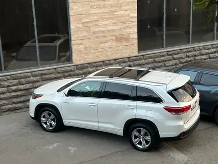 Toyota Highlander 2016 года за 17 800 000 тг. в Астана